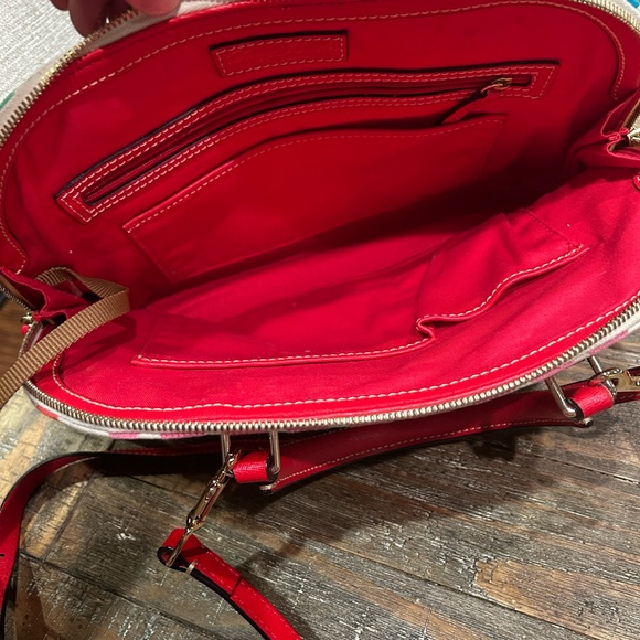 ❤️🩷Dooney & Bourke Hearts zip satchel Gently Used🩷❤️ - Picture 6 of 6